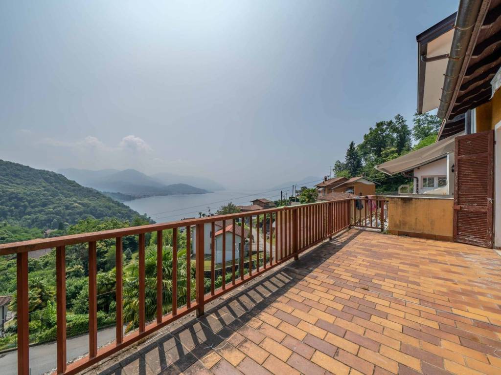 Appartamento a Luino in Via Torretta, 44 - Foto 3