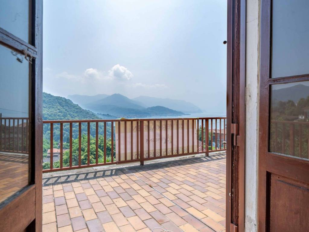 Appartamento a Luino in Via Torretta, 44 - Foto 5