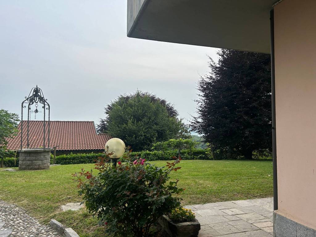 Appartamento a Gavirate in Via Preia - Foto 2