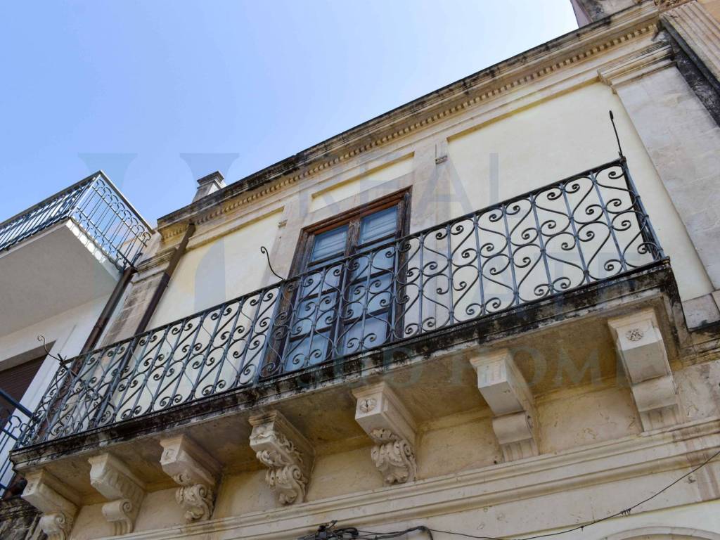 Palazzo / stabile a Canicattini bagni in Via Roma, 1 - Foto 2