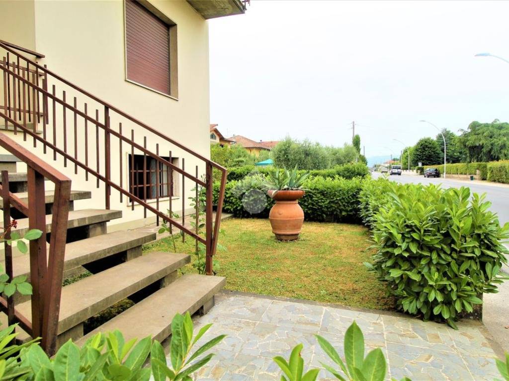 Villa a Quarrata in Via Don Orazio Ceccarelli, 35 - Foto 2
