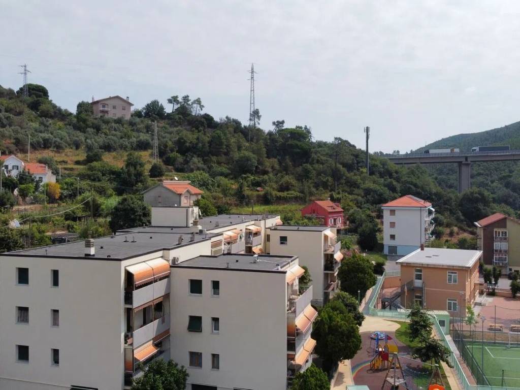 Appartamento a Vado ligure in Via Bellandi, 7 - Foto 2
