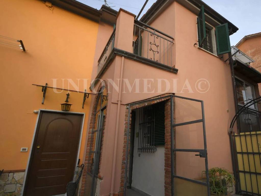 Casa indipendente a Sarzana in Via Bellegoni S.N.C. - Foto 3