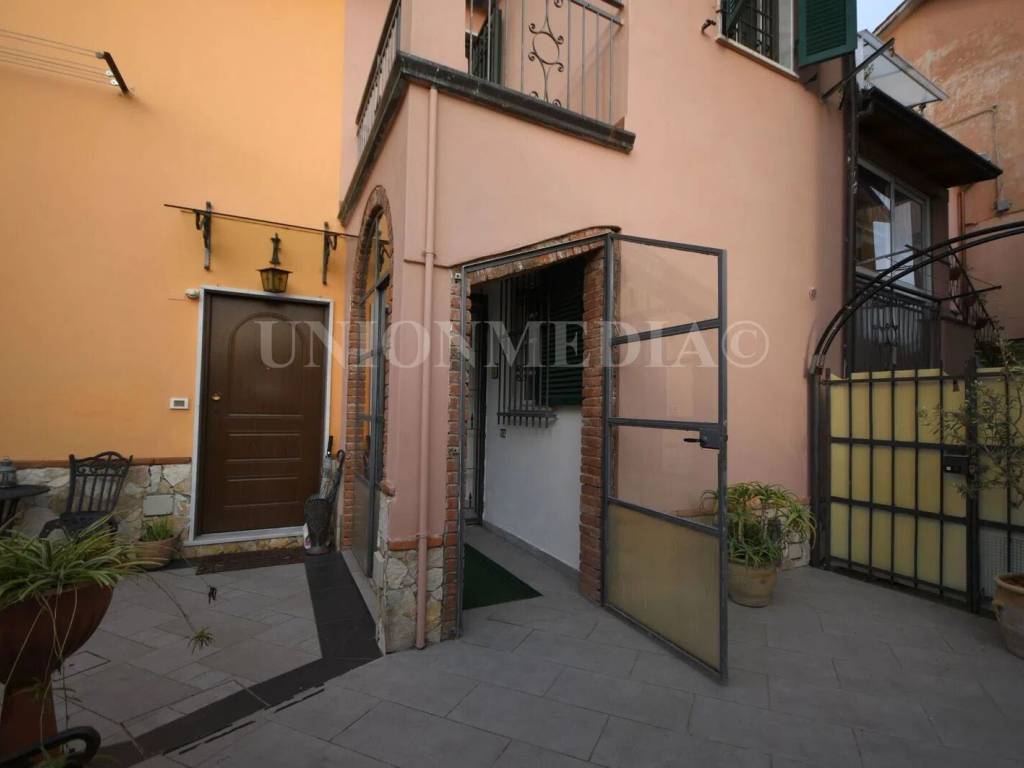 Casa indipendente a Sarzana in Via Bellegoni S.N.C. - Foto 4