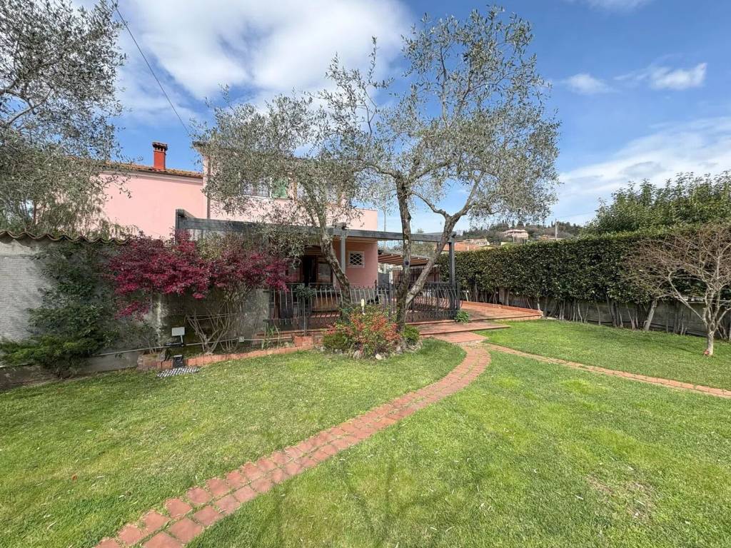Villa a Sarzana in Via Sarzanello S.N.C. - Foto 4