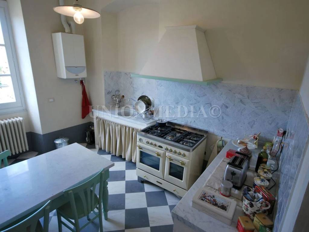 Appartamento a Sarzana in Via Porta Parma, 12 - Foto 2