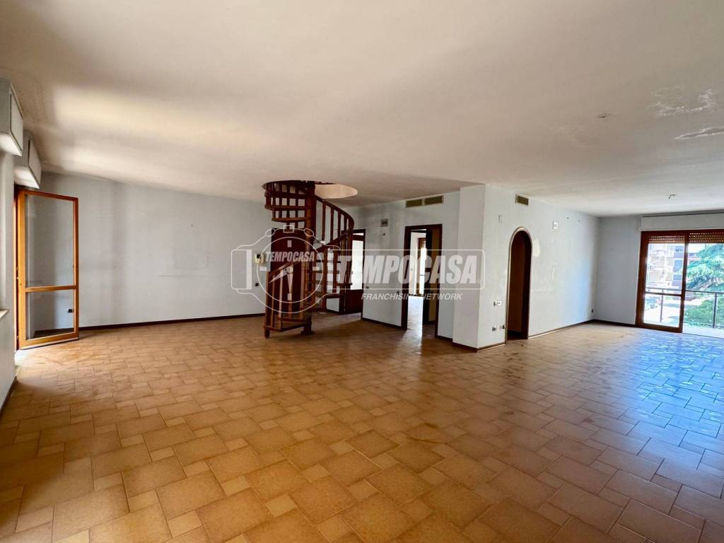 Appartamento a Caserta in Via Gioacchino Rossini - Foto 5