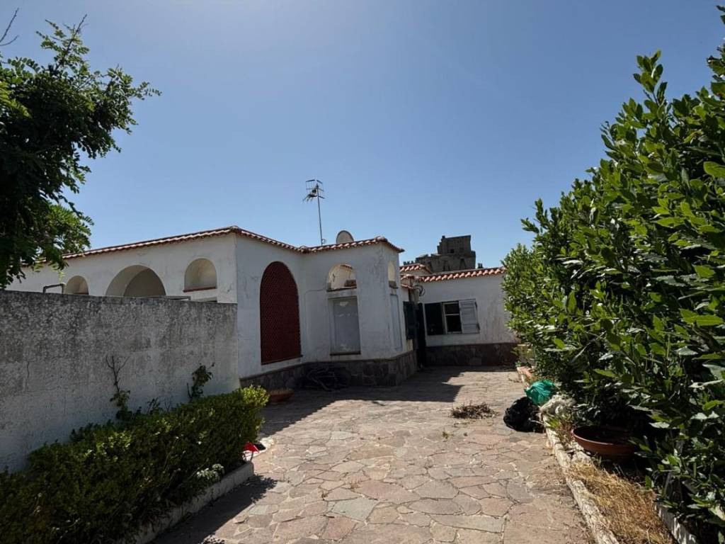 Villa a Castel volturno in Strada Statale Domiziana, 1089 - Foto 4