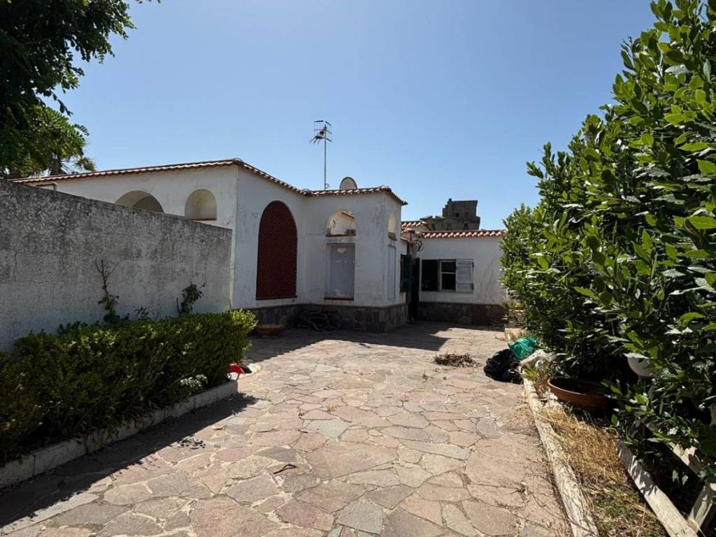 Villa a Castel volturno in Strada Statale Domiziana, 1089 - Foto 5