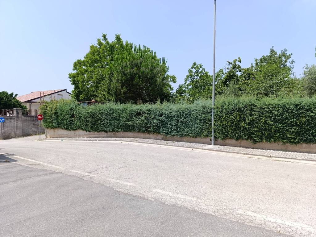 Terreno a Pastorano in Via Sergente Giovanni Bonaccio - Foto 3