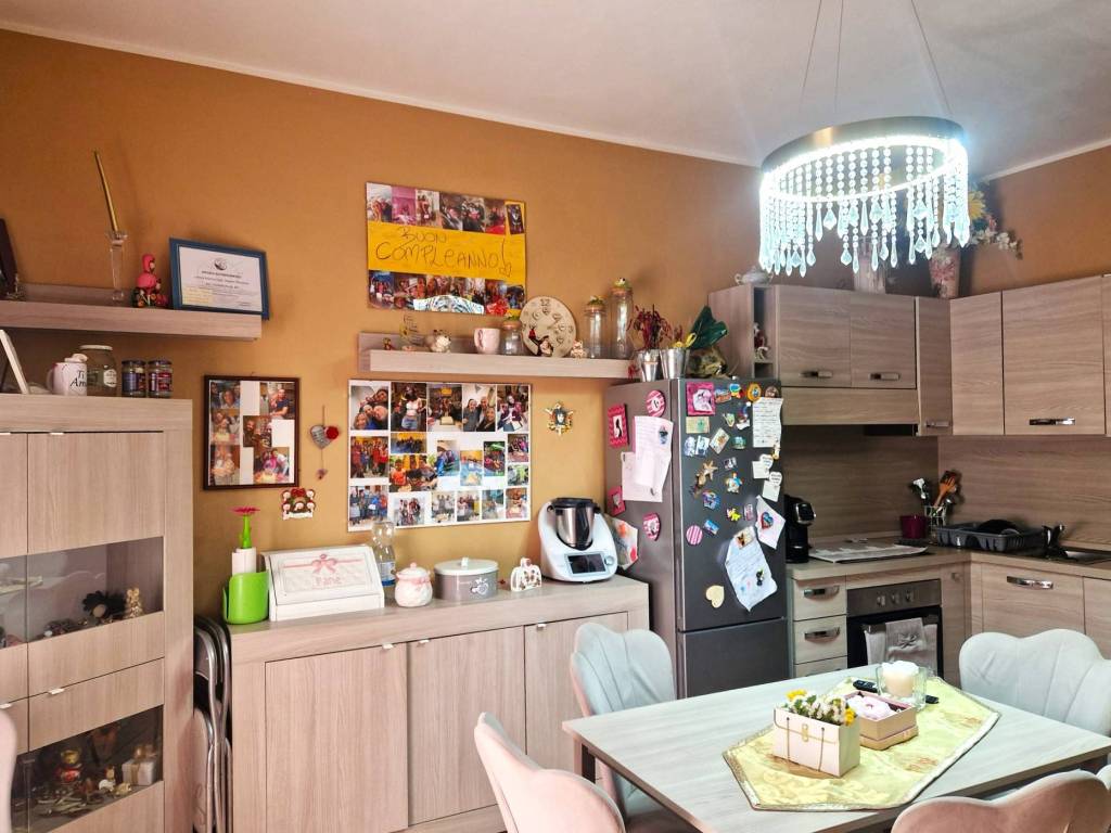 Casa indipendente a Cerano in Via Giacomo Matteotti, 19 - Foto 3