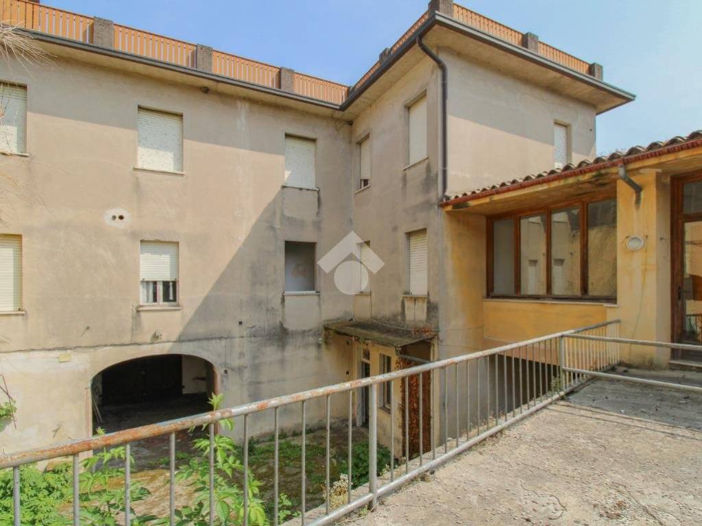 Casa indipendente a San felice del benaco in Via G. Garibaldi - Foto 2