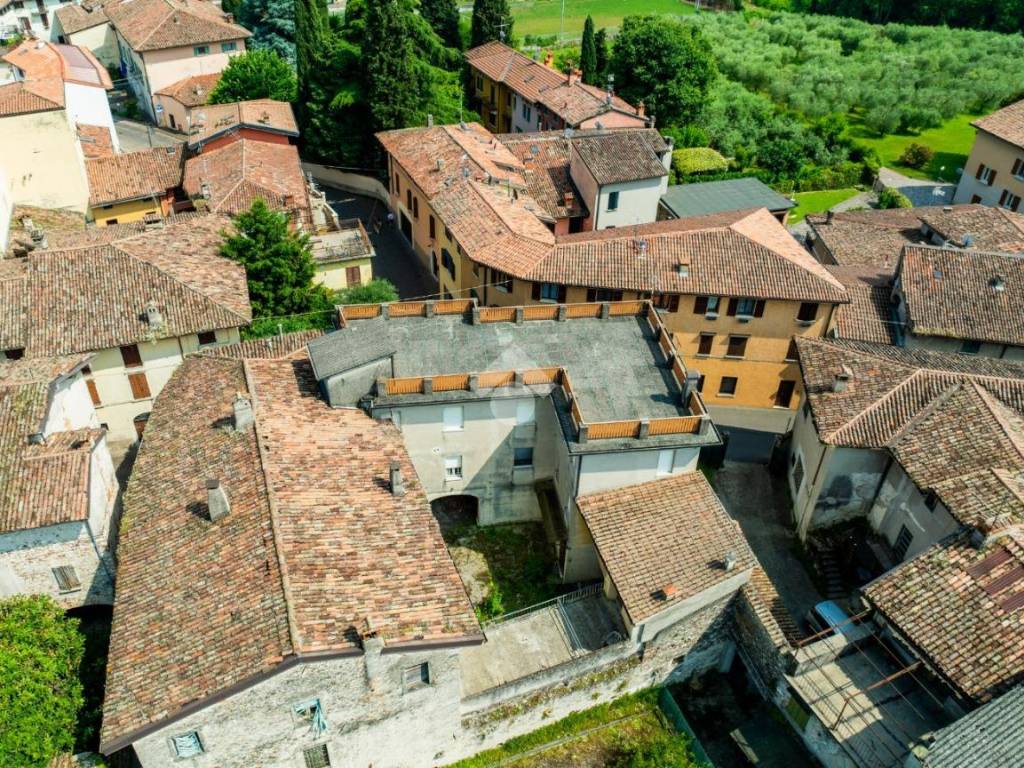 Casa indipendente a San felice del benaco in Via G. Garibaldi - Foto 4