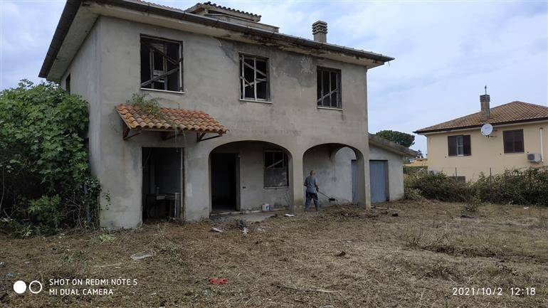 Villa a Cisterna di latina in Via Val d'Aosta, 3 - Foto 2