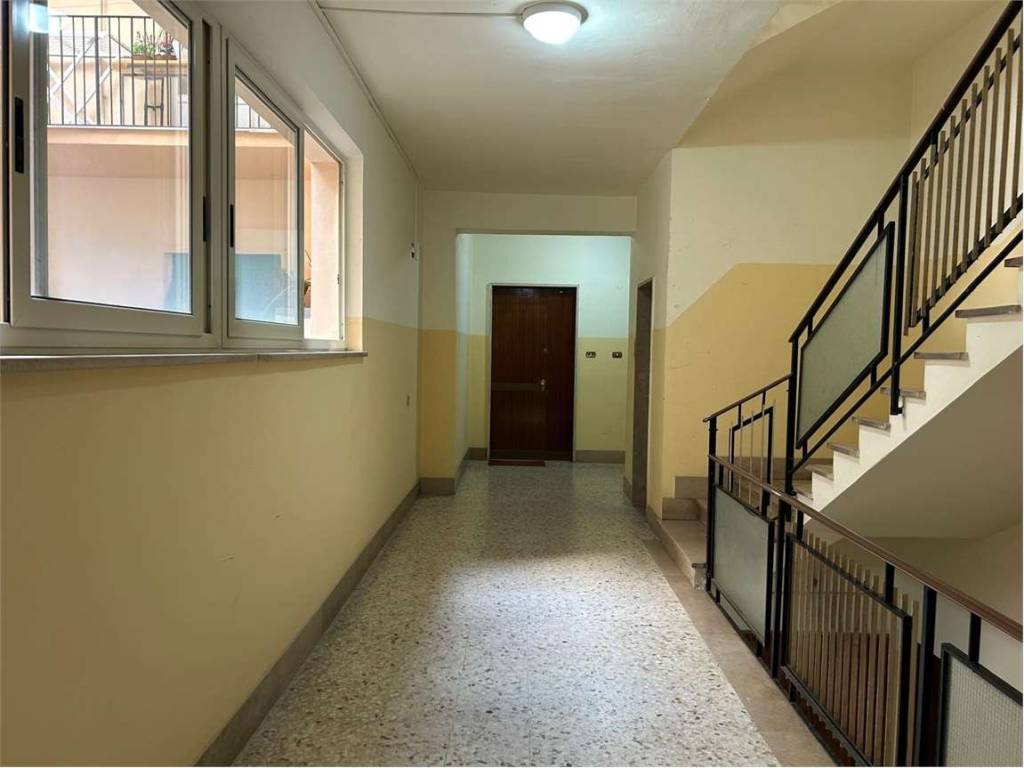 Appartamento a Reggio calabria in VIA NICOLA GIUNTA, 33 - Foto 2