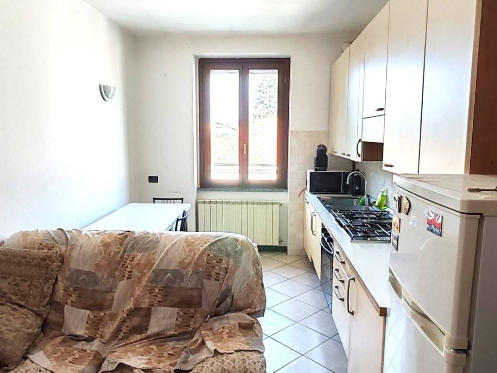 Appartamento a Gorla minore in Via Roma, 11 - Foto 2