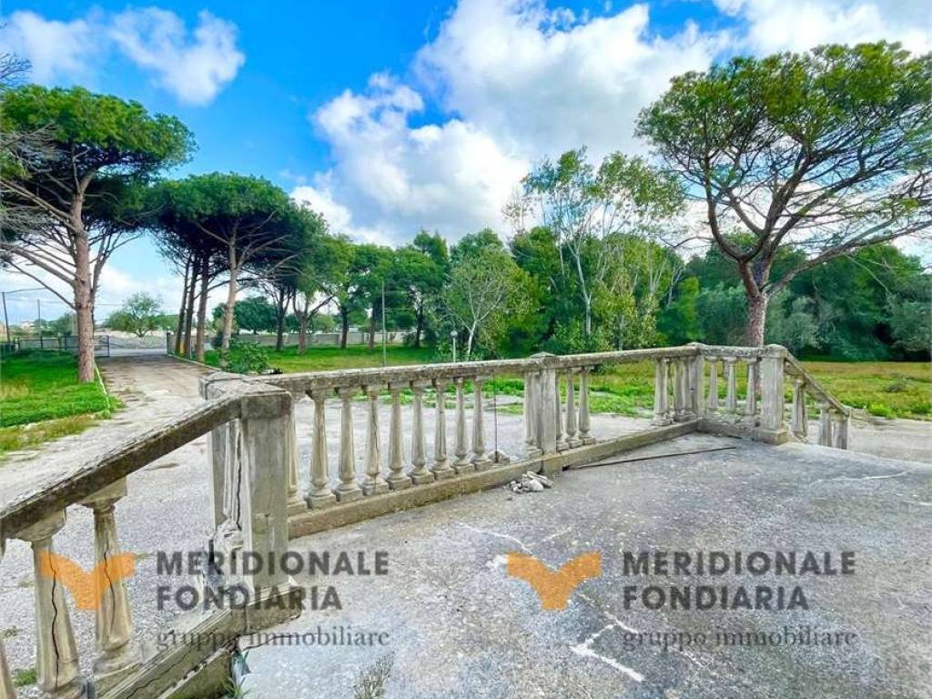 Villa a Lecce in Strada Esterna Merine - Foto 4