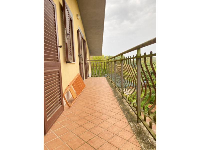 Villa a Aprilia in Via Monte Pisanino - Foto 3