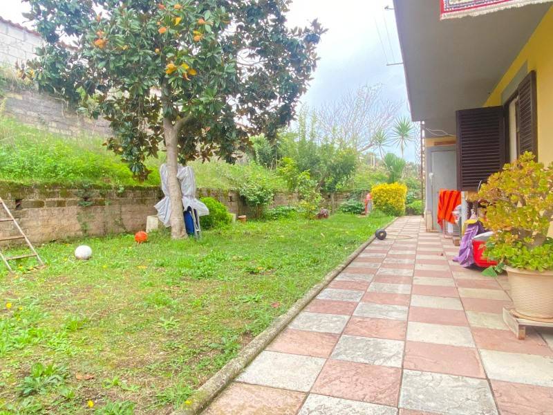 Villa a Aprilia in Via Monte Pisanino - Foto 4