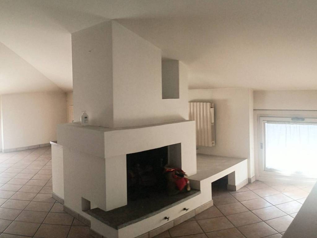 Appartamento a Vedano olona in Largo Angelo Magnani - Foto 2