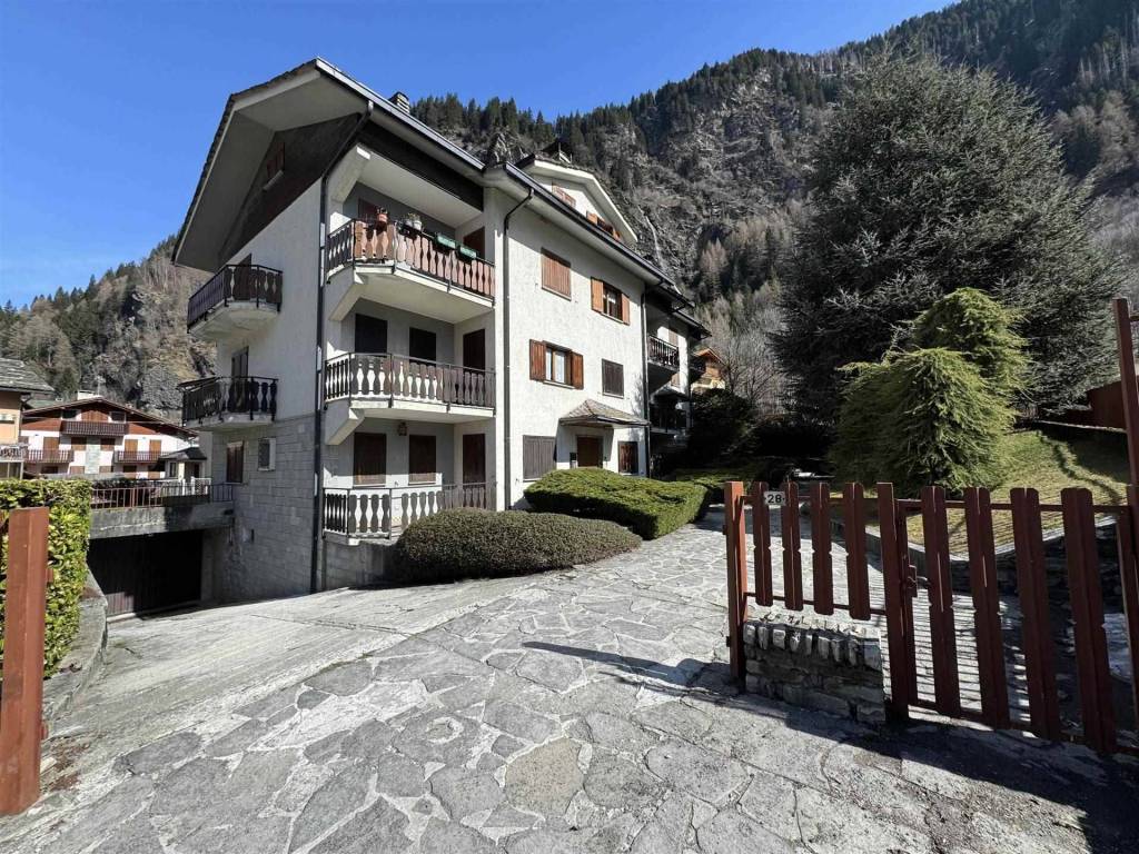 Appartamento a Campodolcino in Via Del Crotto , 28 - Foto 2