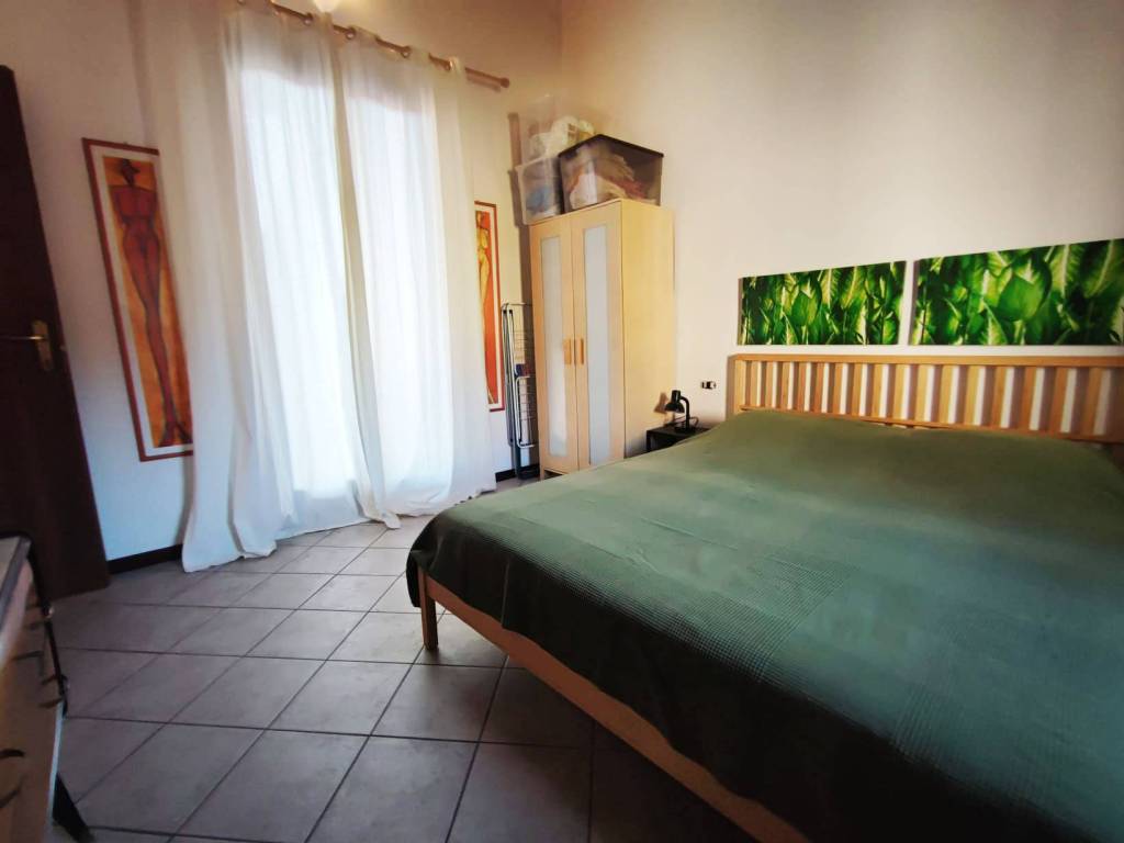 Appartamento a Castelletto sopra ticino in Via Camillo Benso di Cavour - Foto 5