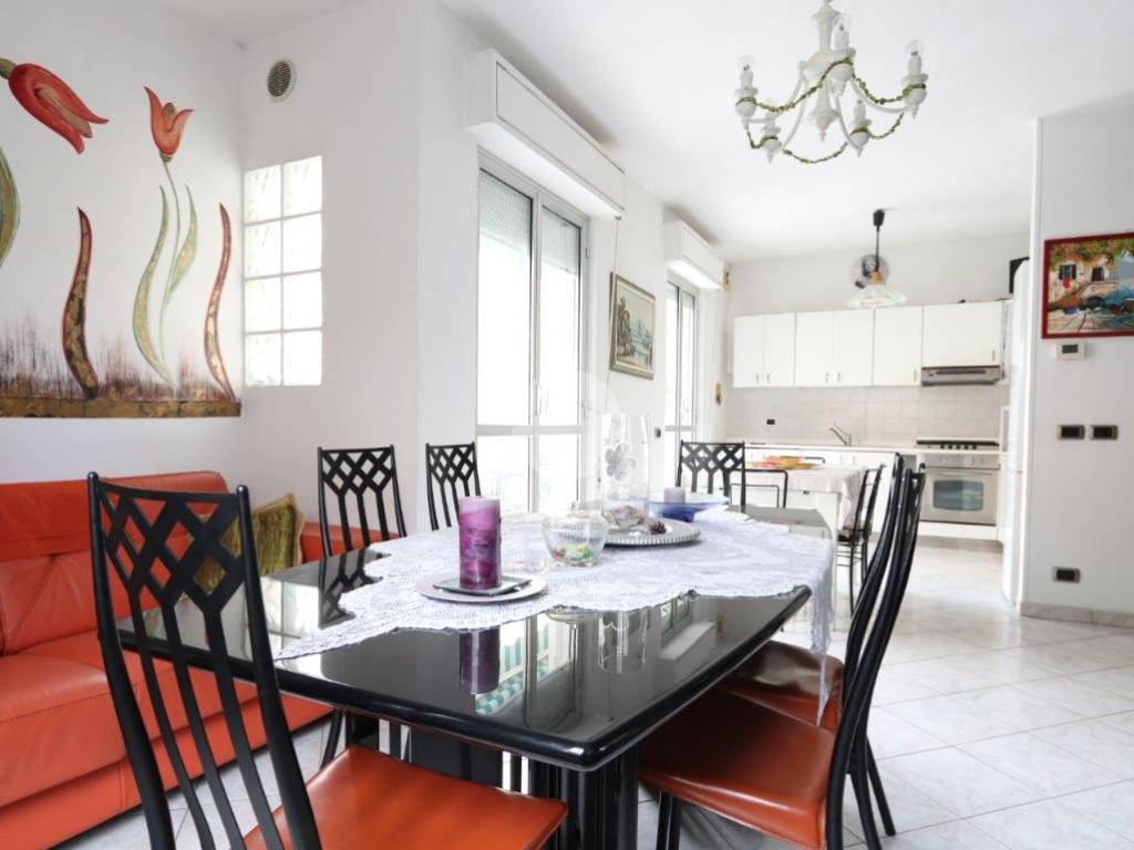 Appartamento a Alba adriatica in Via Abruzzo, 44 - Foto 2