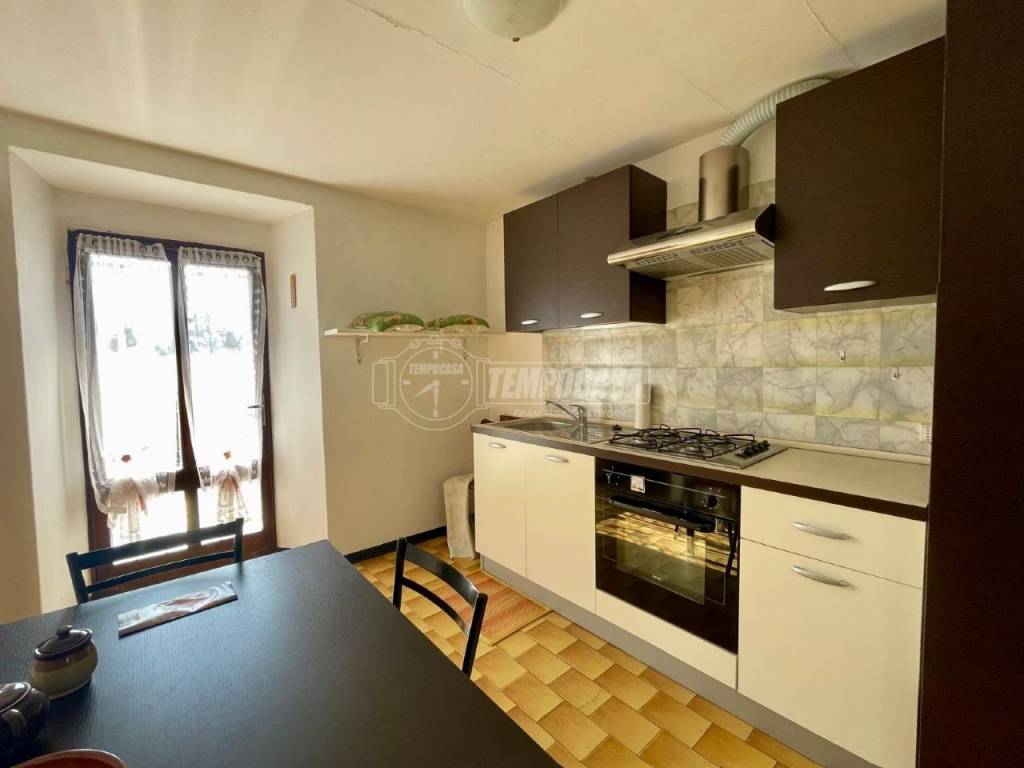 Casa indipendente a Premeno in Via Vittorio Emanuele 11/viaOrti11 - Foto 3