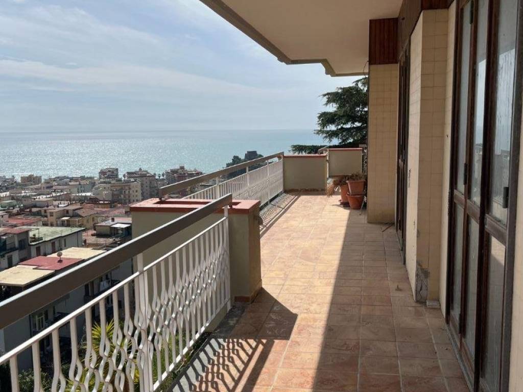 Appartamento a Salerno in Viale degli Eucalipti - Foto 3