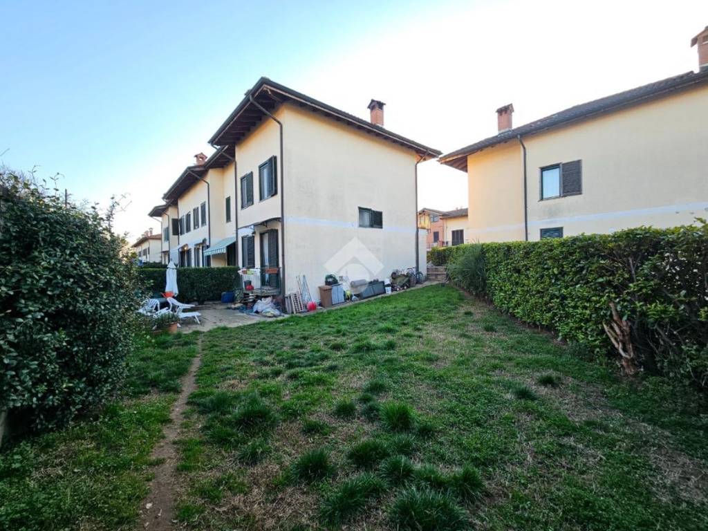 Villetta a schiera a Corbetta in Via Paisiello, 21 - Foto 1