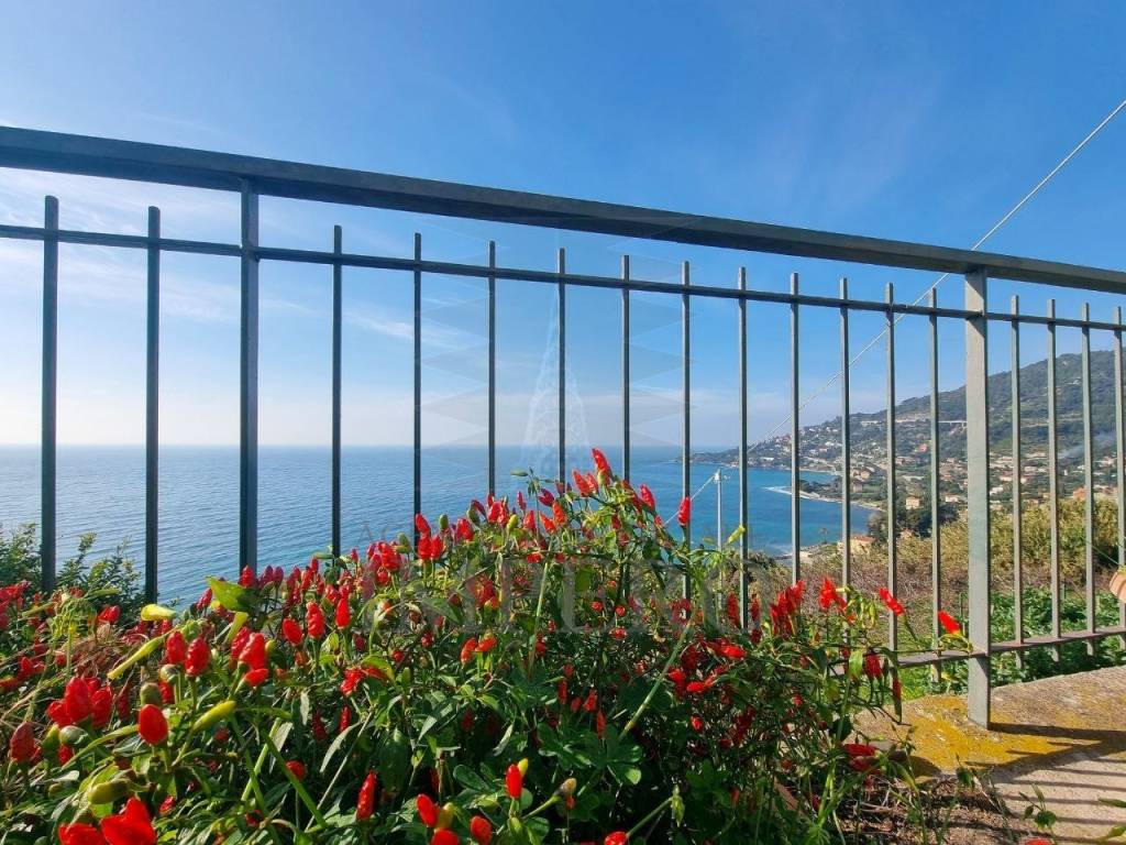 Villetta a schiera a Ventimiglia in Corso A. Toscanini, 15 - Foto 5