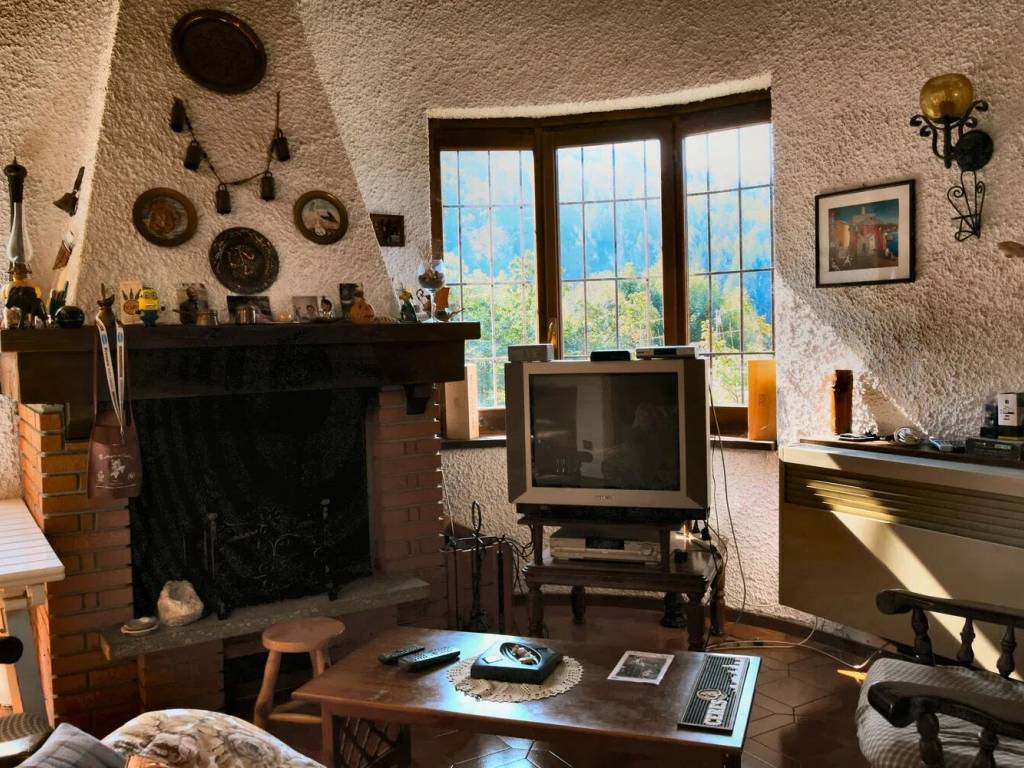 Villa a Margno in Via De Amicis - Foto 2