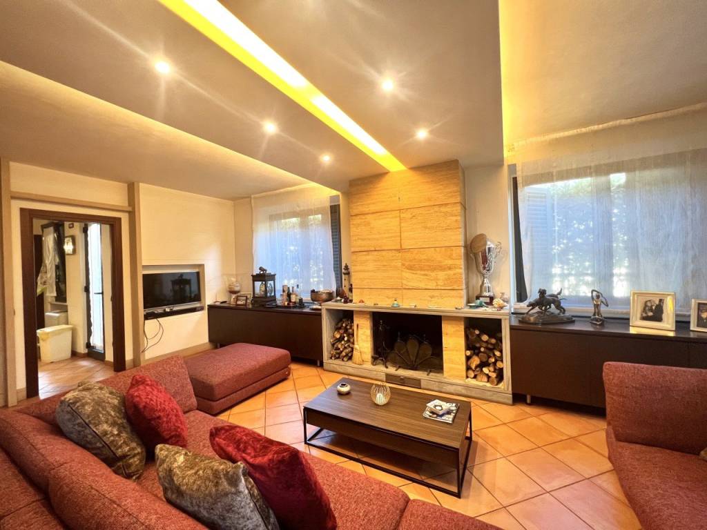 Villa a Camaiore in Via Francesco Crispi - Foto 4