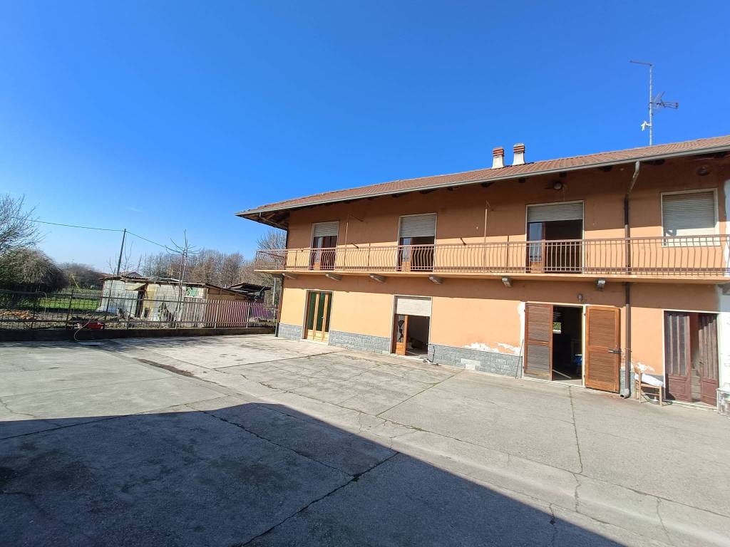 Casa indipendente a Crescentino in Strada Laione - Foto 2