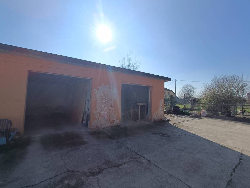 Casa indipendente a Crescentino in Strada Laione - Foto 3