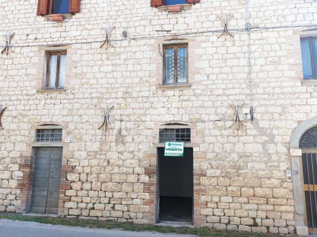 Appartamento a Gubbio in Via Tifernate - Foto 2