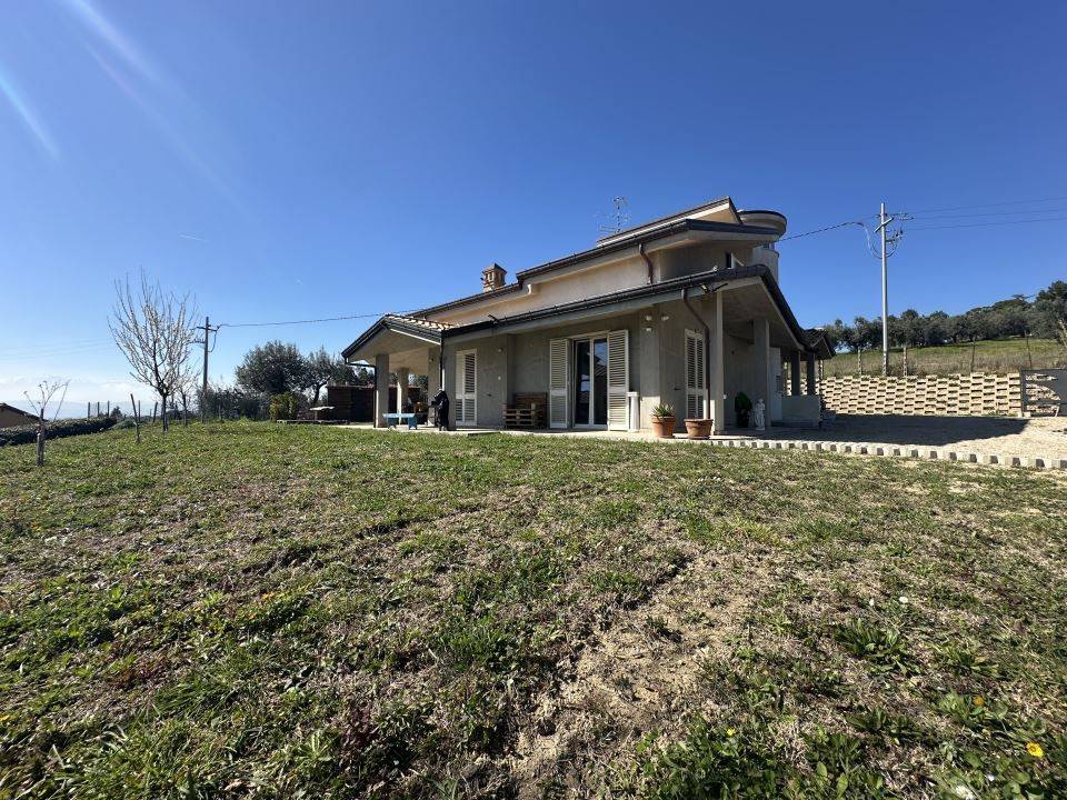 Villa a Giulianova in Via Colledoro 15/B - Foto 2
