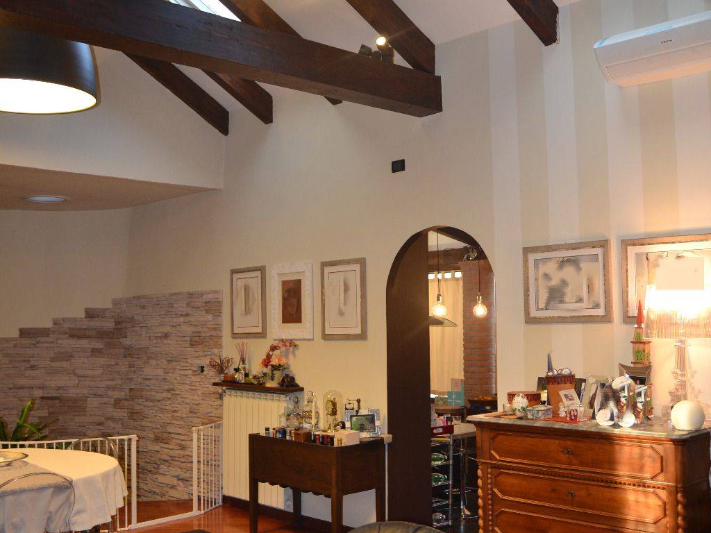Casa indipendente a Rivoli in Piazza Ferdinando Salotto - Foto 2