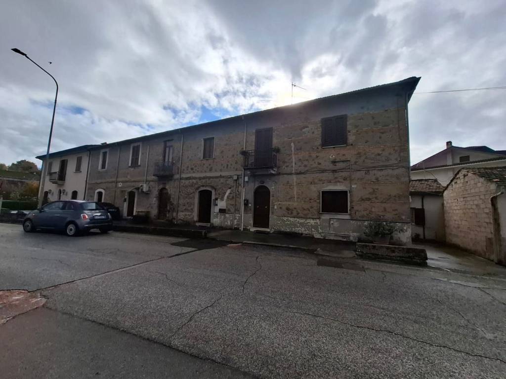 Casa indipendente a Isola del liri in VIA CARNELLO, 169 - Foto 2