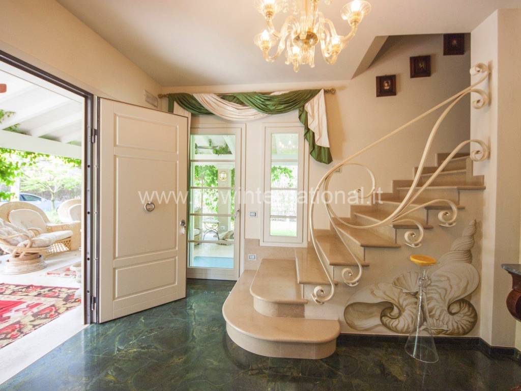 Villa a Forte dei marmi in Via Gorizia - Foto 5