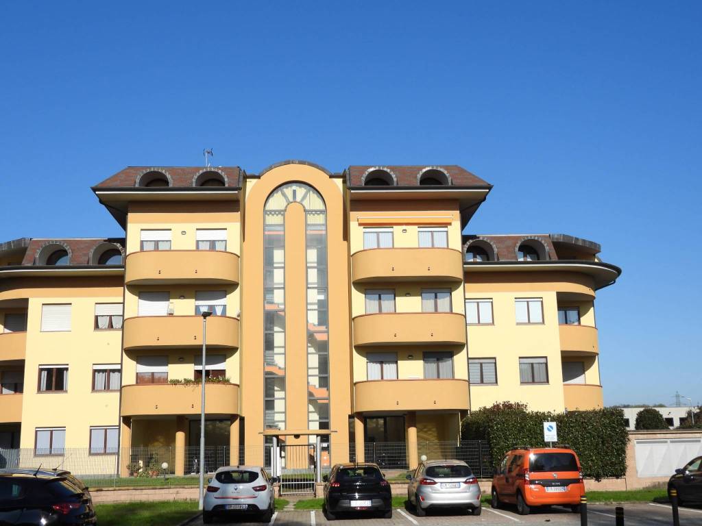 Appartamento a Borgomanero in Via Antonio Vivaldi, 22 - Foto 3
