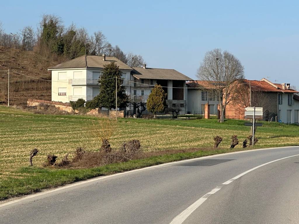 Casa indipendente a San damiano d'asti in Via Valgares - Foto 2