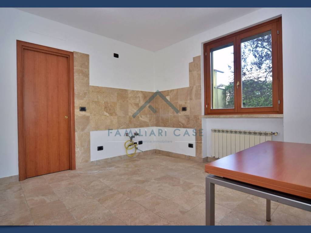 Appartamento a Azzate in Via Piave - Foto 5