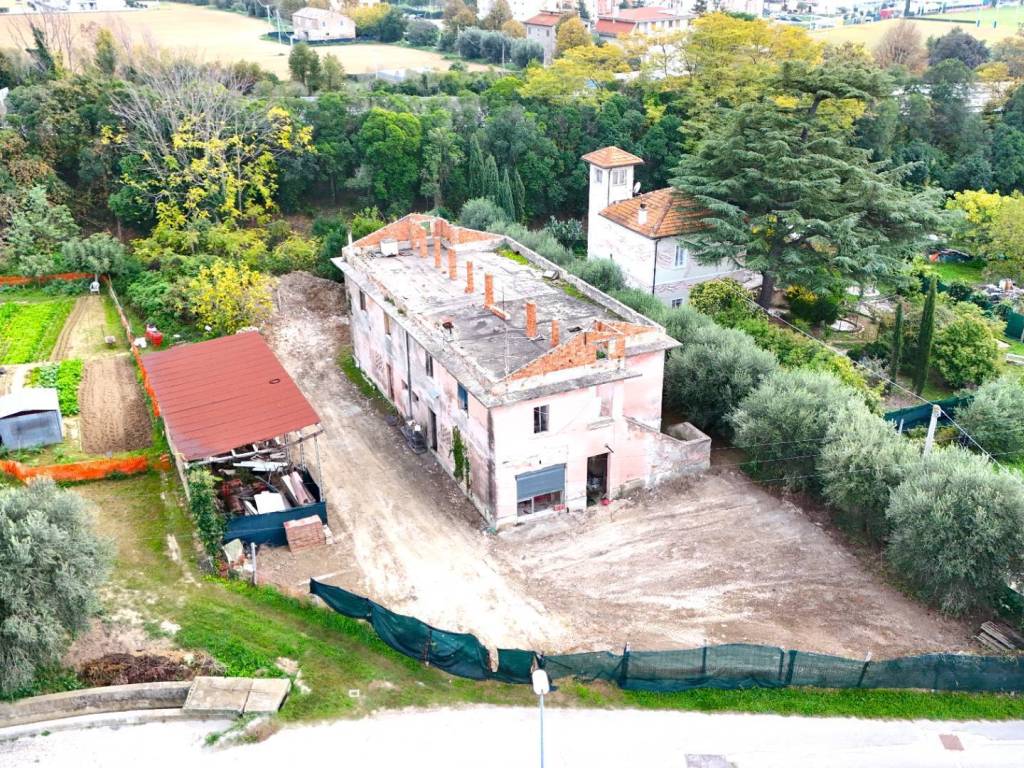 Casa indipendente a San benedetto del tronto in Via Molveno, 12 - Foto 4