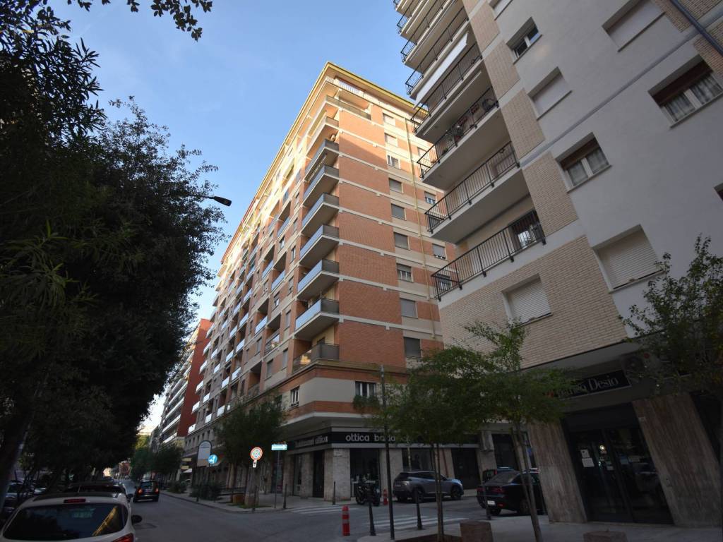 Appartamento a San benedetto del tronto in Viale Alcide De Gasperi, 27 - Foto 2