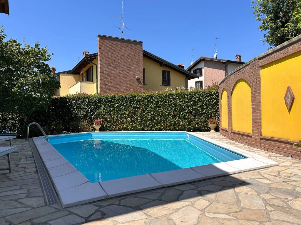 Villa a Castiraga vidardo in Via Papa Luciani Giovanni Paolo I, 4 - Foto 2