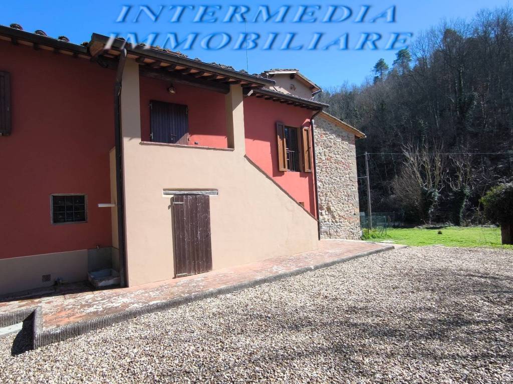 Casa indipendente a Terranuova bracciolini in Via di Riofi - Foto 3