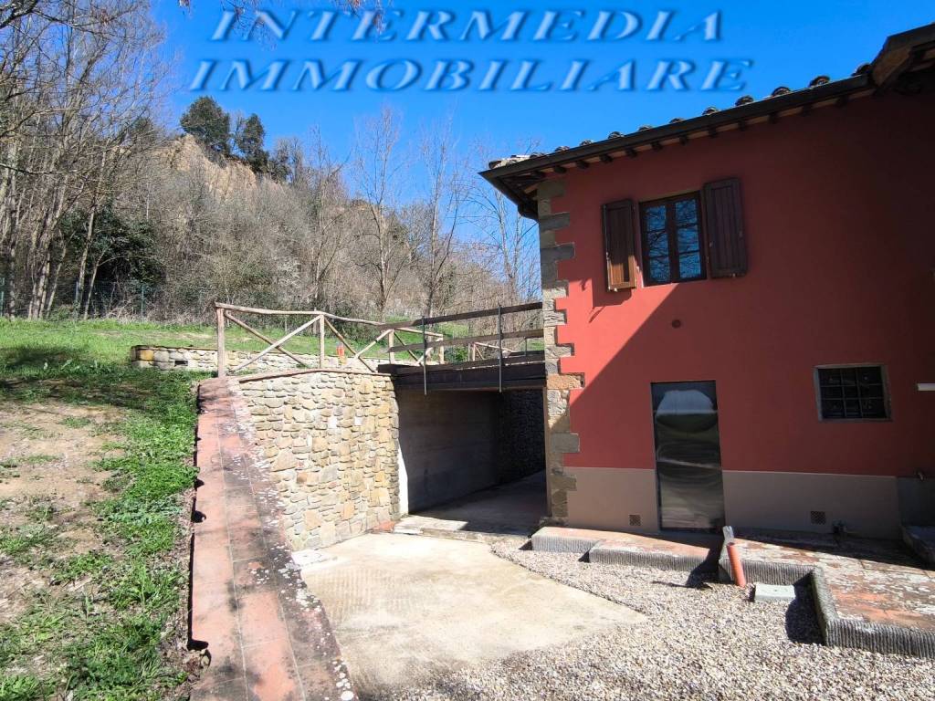 Casa indipendente a Terranuova bracciolini in Via di Riofi - Foto 4