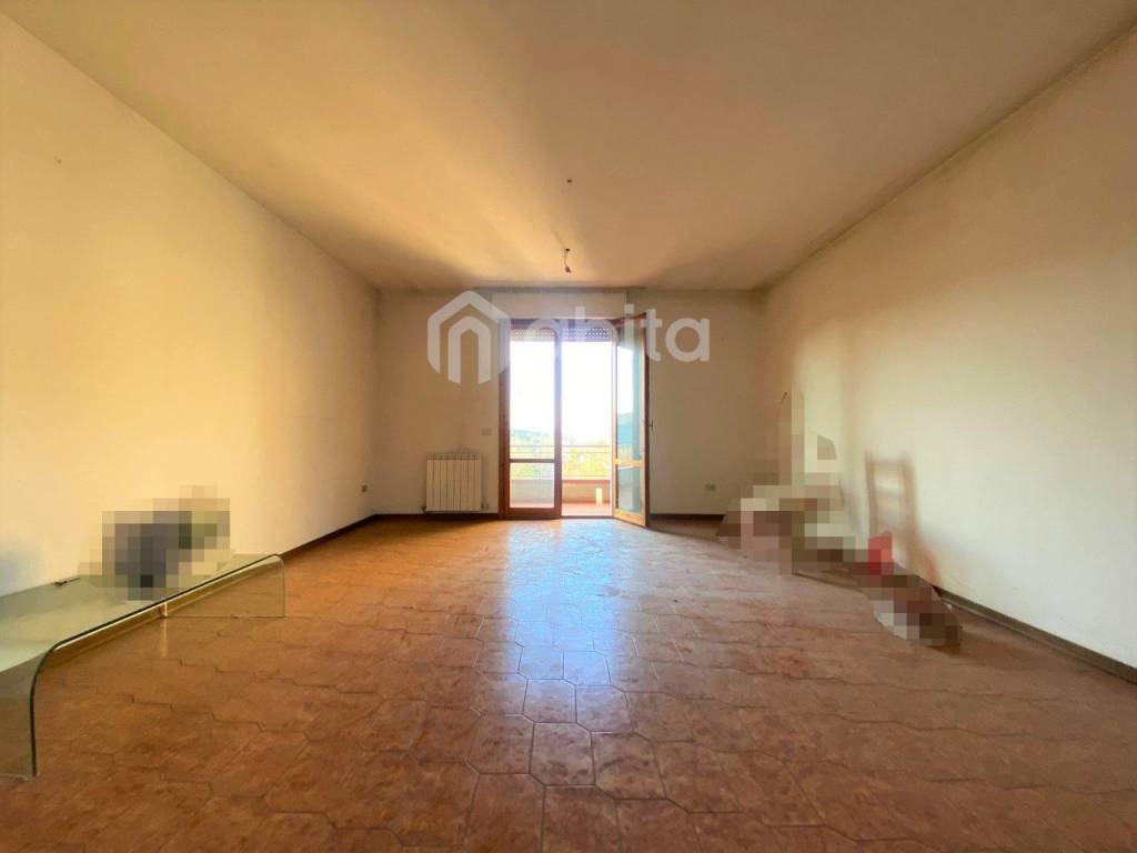 Appartamento a Montevarchi in VIA LEONA - Foto 2