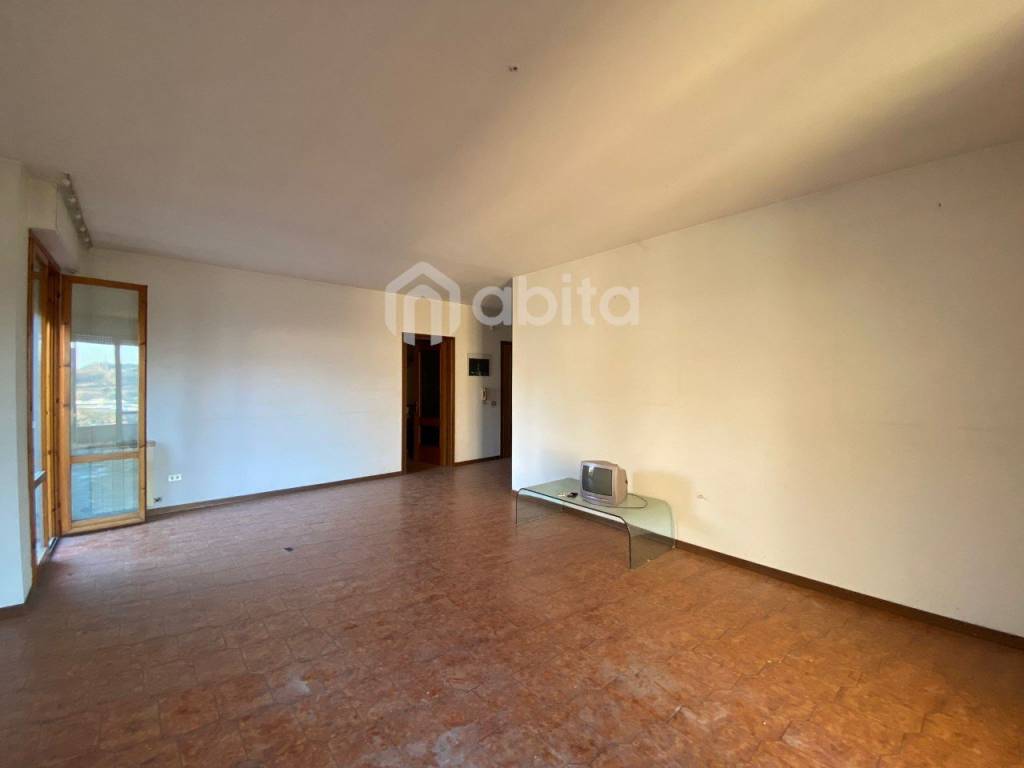 Appartamento a Montevarchi in VIA LEONA - Foto 3